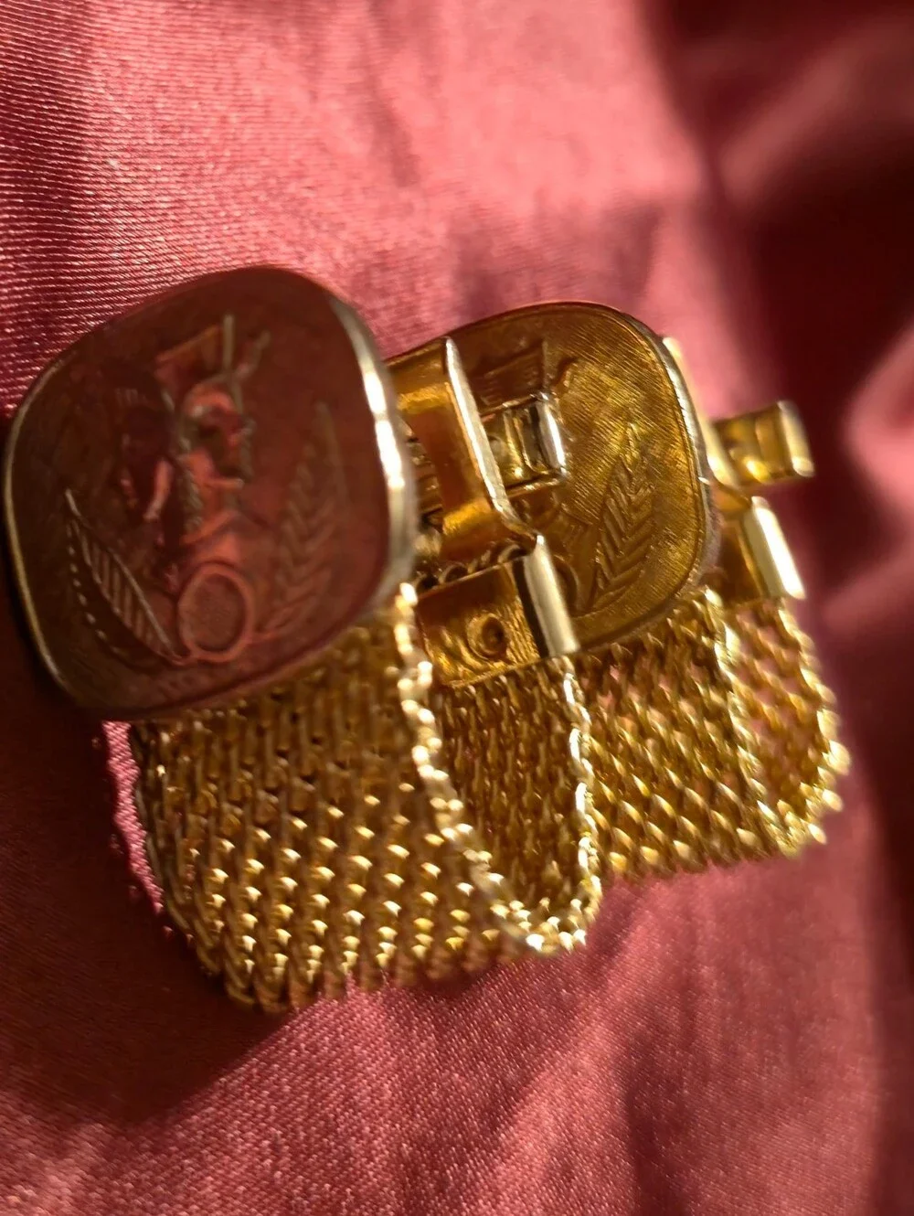 Mens Gold Egyptian Revival Wrap-around Cuff Links